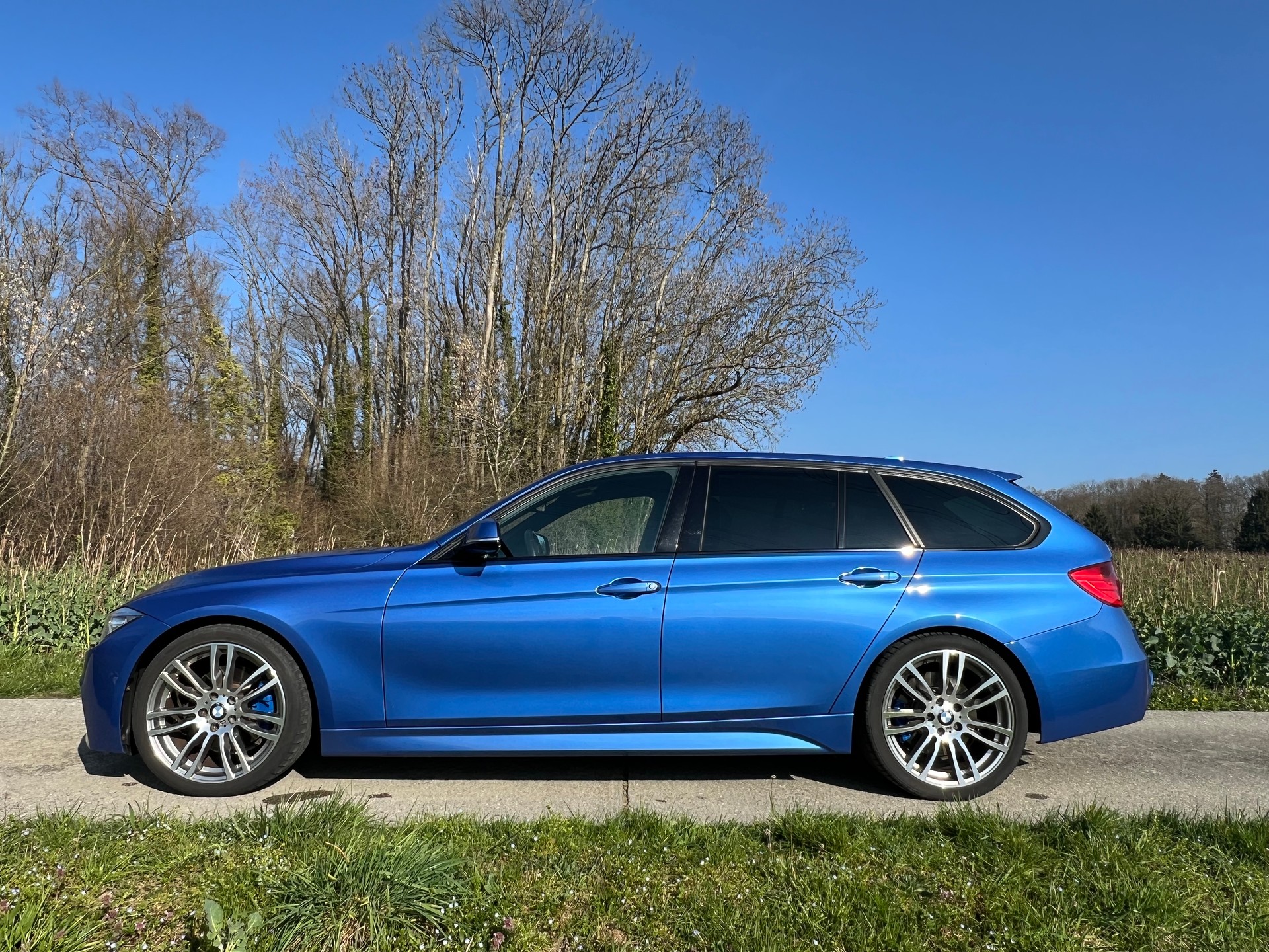 BMW 330d Touring M-Line Steptronic-image-2