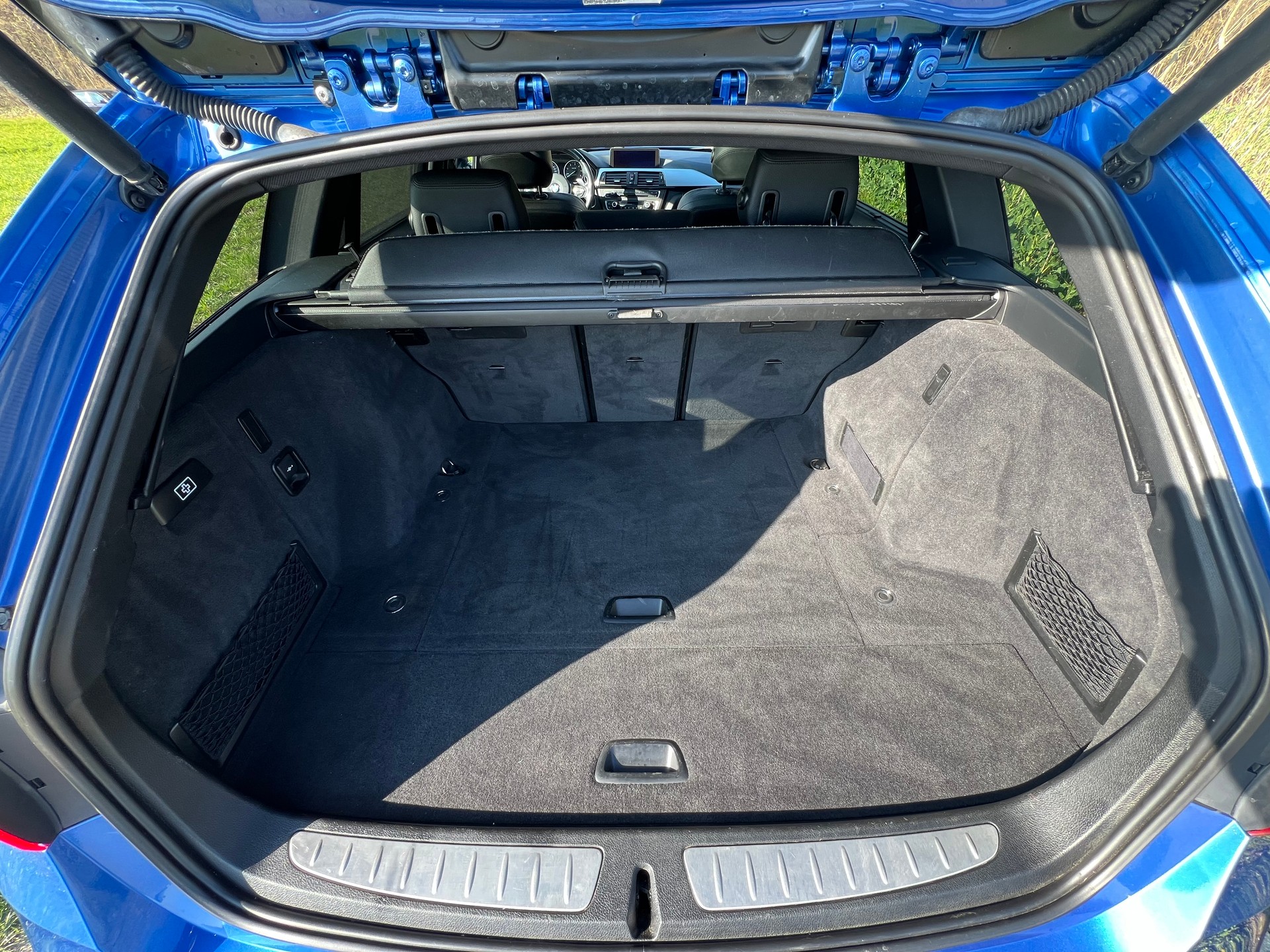 BMW 330d Touring M-Line Steptronic-image-12