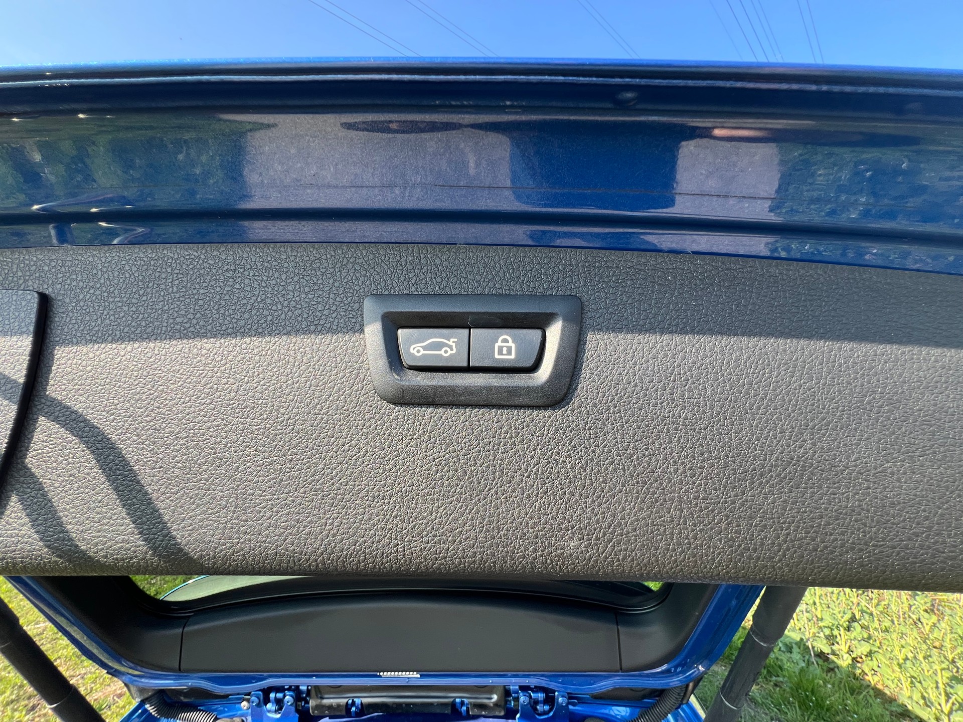 BMW 330d Touring M-Line Steptronic-image-13