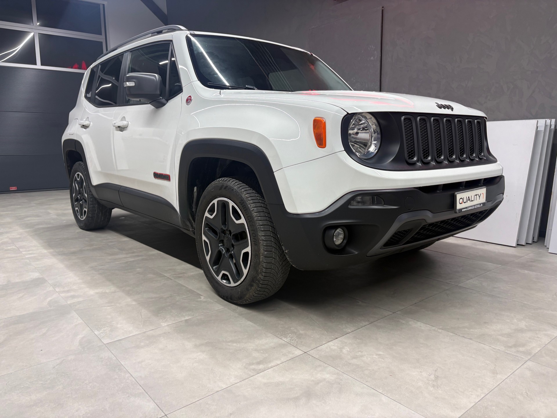 JEEP Renegade 2.0 CRD Trailhawk AWD + Low Range 9ATX-image-1
