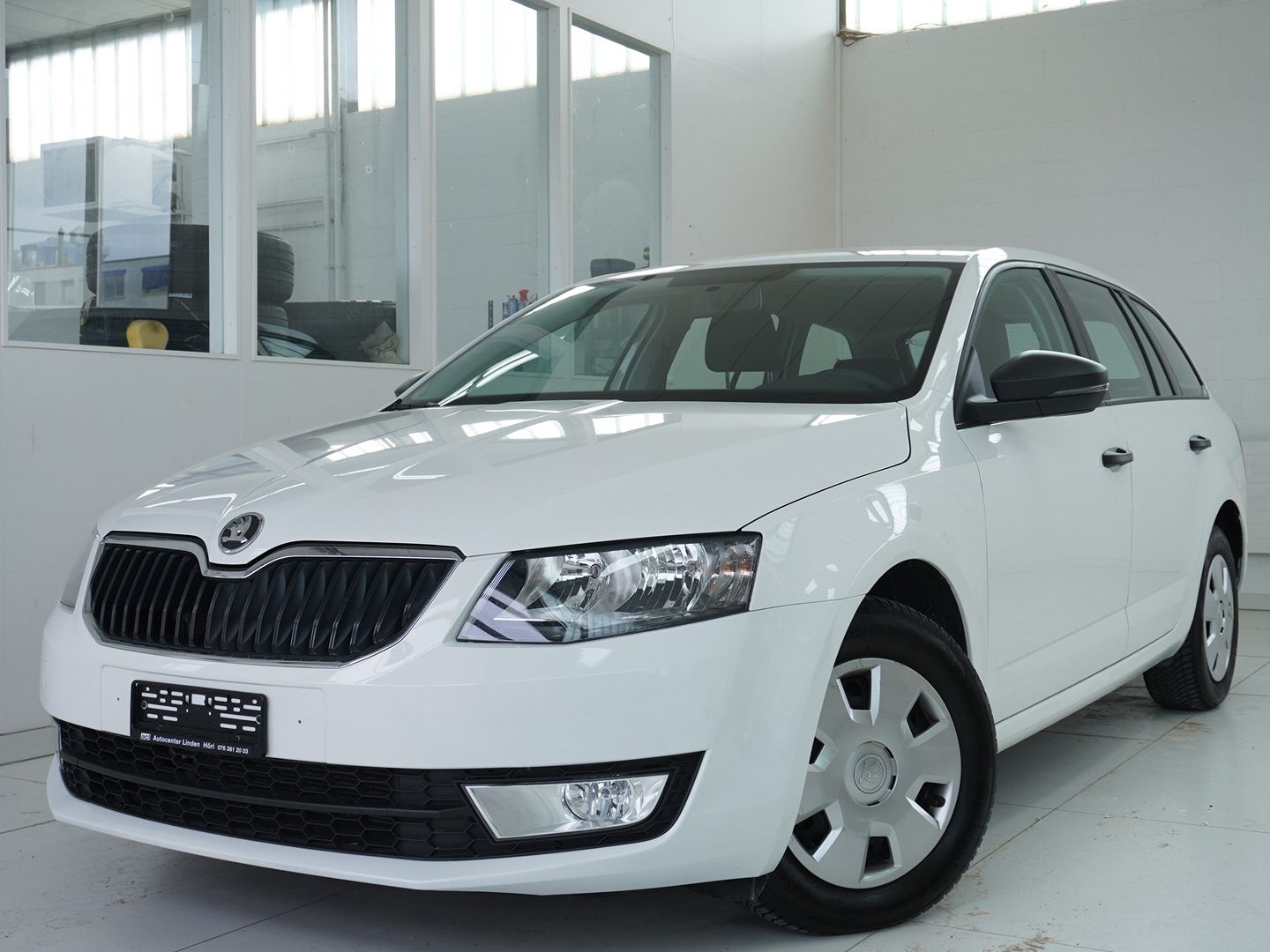 SKODA Octavia Combi 1.2 TSI Active-image-0