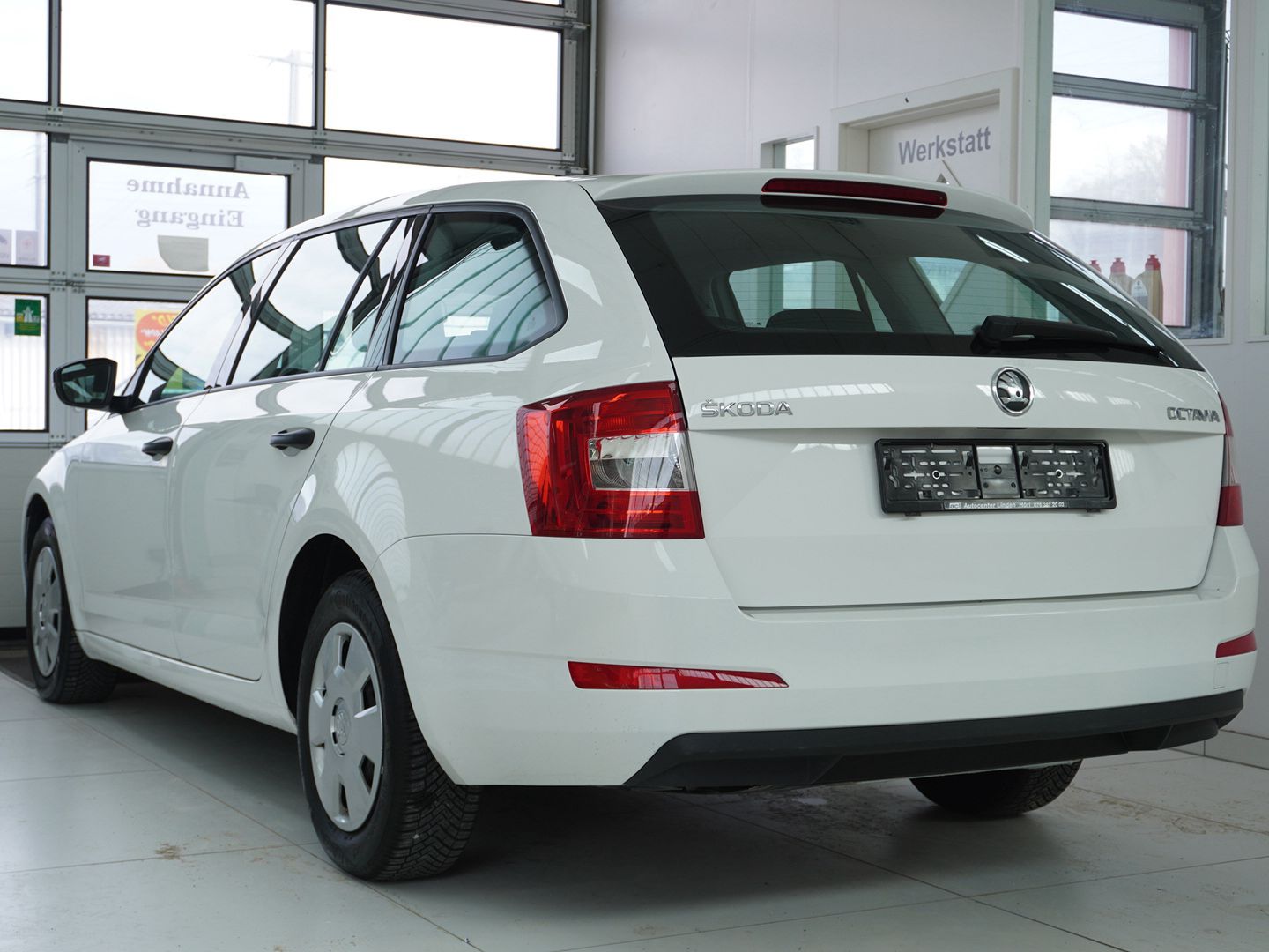 SKODA Octavia Combi 1.2 TSI Active-image-1