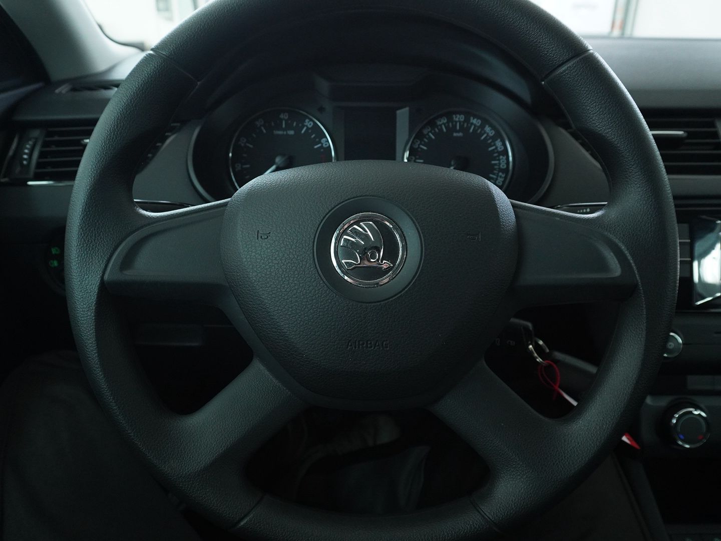 SKODA Octavia Combi 1.2 TSI Active-image-5