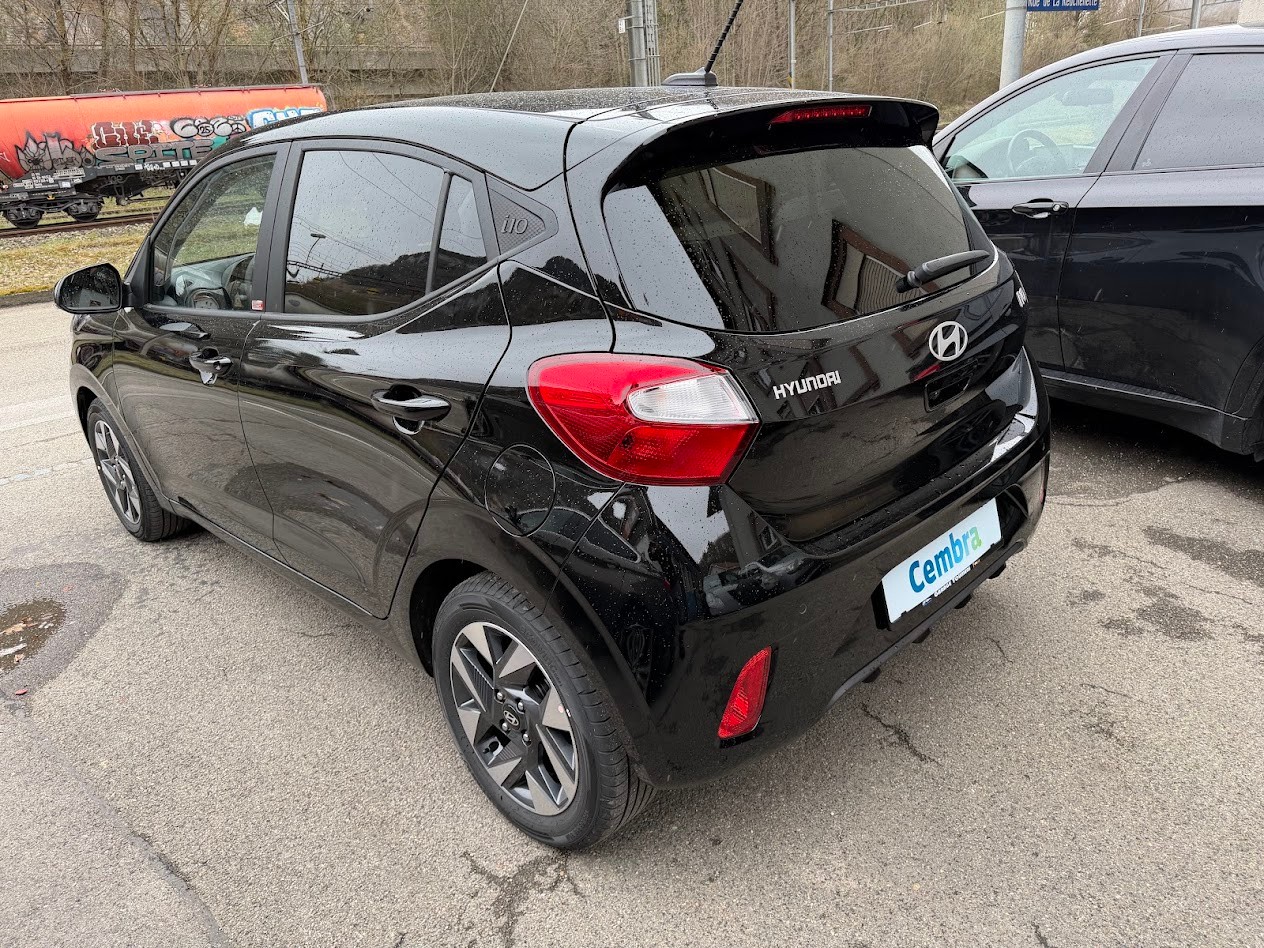 HYUNDAI i10 1.2 Amplia Aut.-image-8