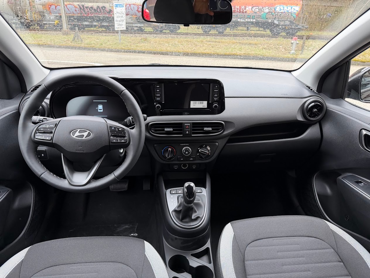 HYUNDAI i10 1.2 Amplia Aut.-image-6