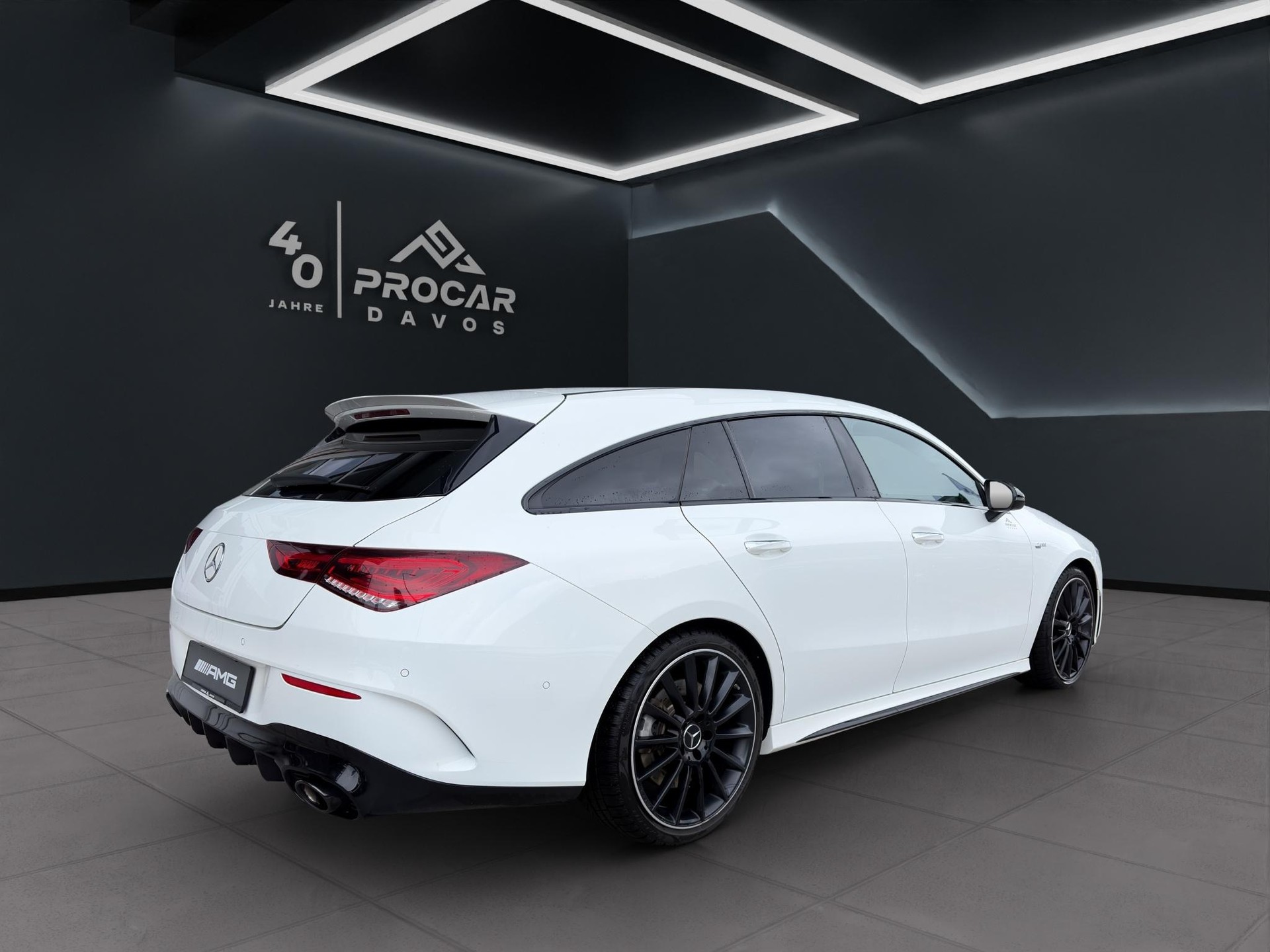 MERCEDES-BENZ CLA 35 AMG 4matic Shooting Brake-image-3