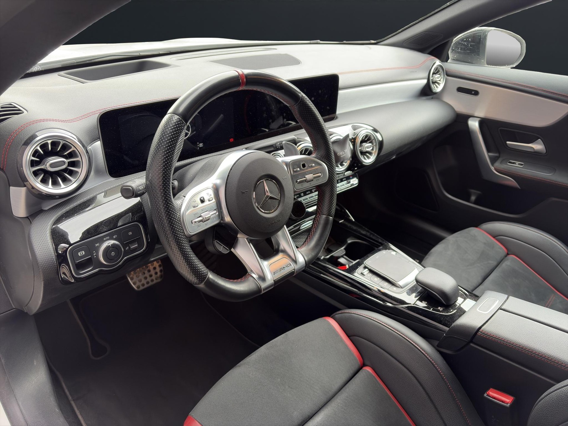 MERCEDES-BENZ CLA 35 AMG 4matic Shooting Brake-image-10