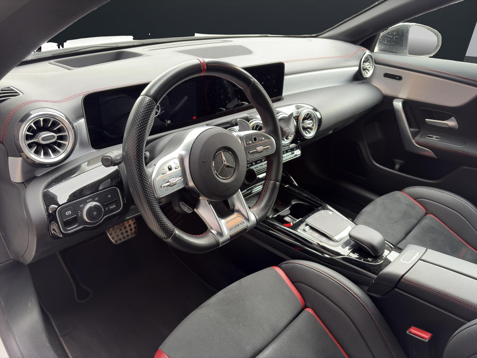 MERCEDES-BENZ CLA 35 AMG 4matic Shooting Brake-image-8