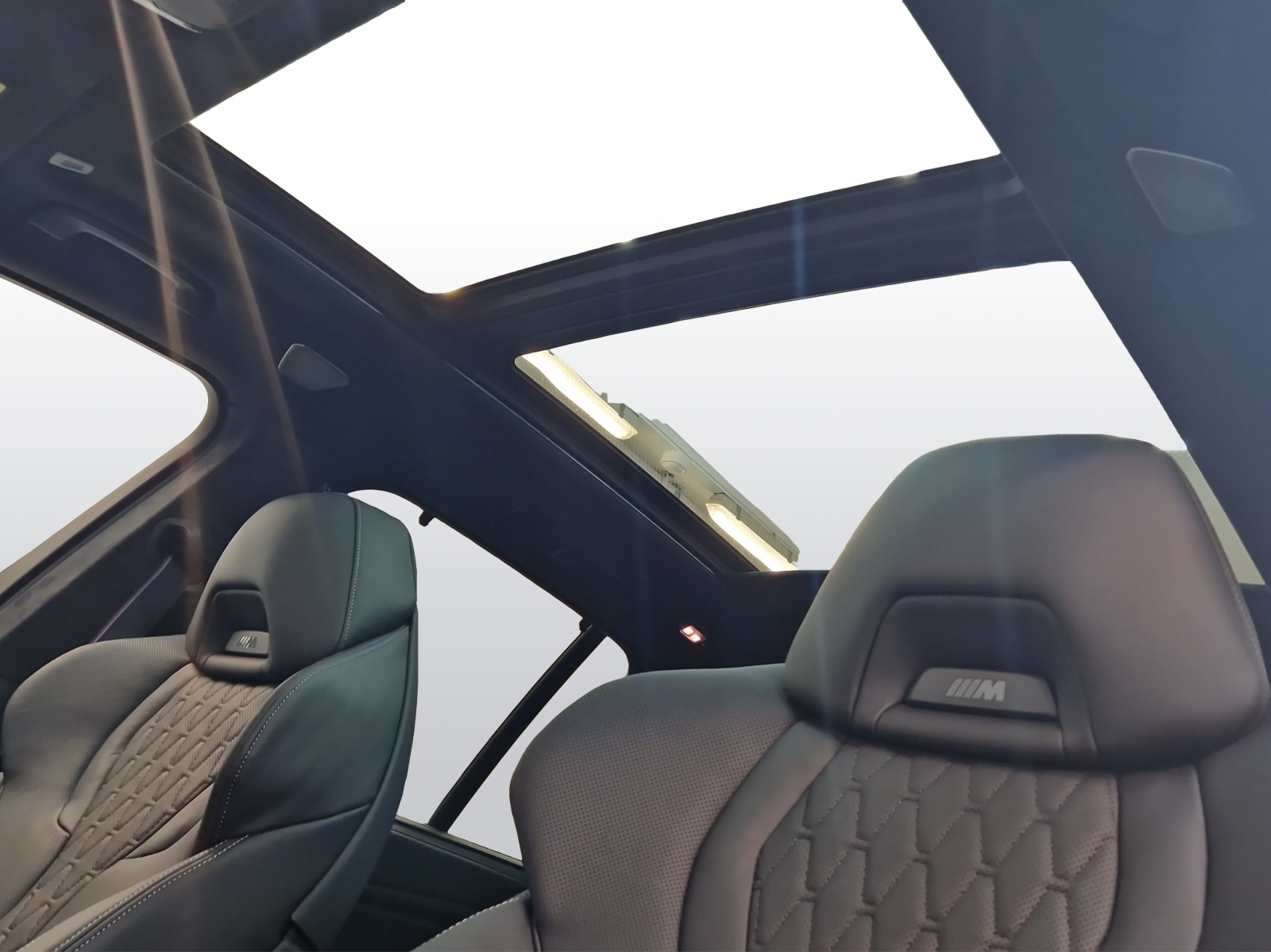 BMW X5 xDrive 48V M60i M Sport Pro Steptronic-image-13