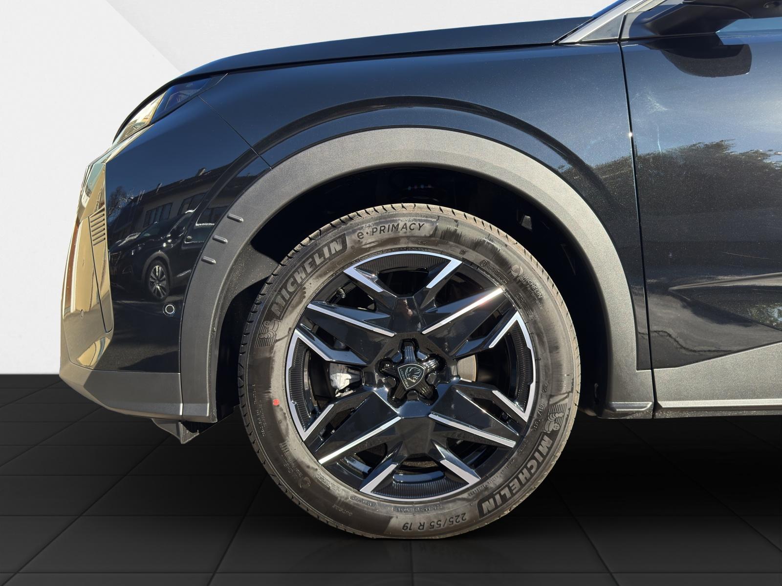 PEUGEOT 3008 1.2 Hybrid Allure Premium-image-18