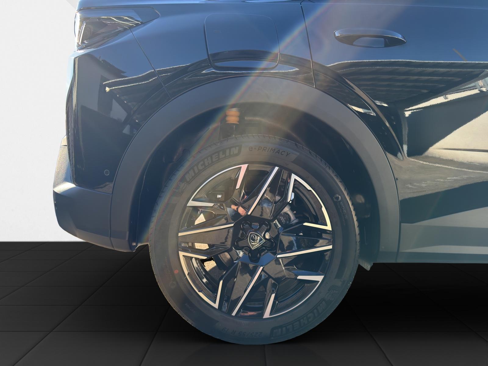 PEUGEOT 3008 1.2 Hybrid Allure Premium-image-21