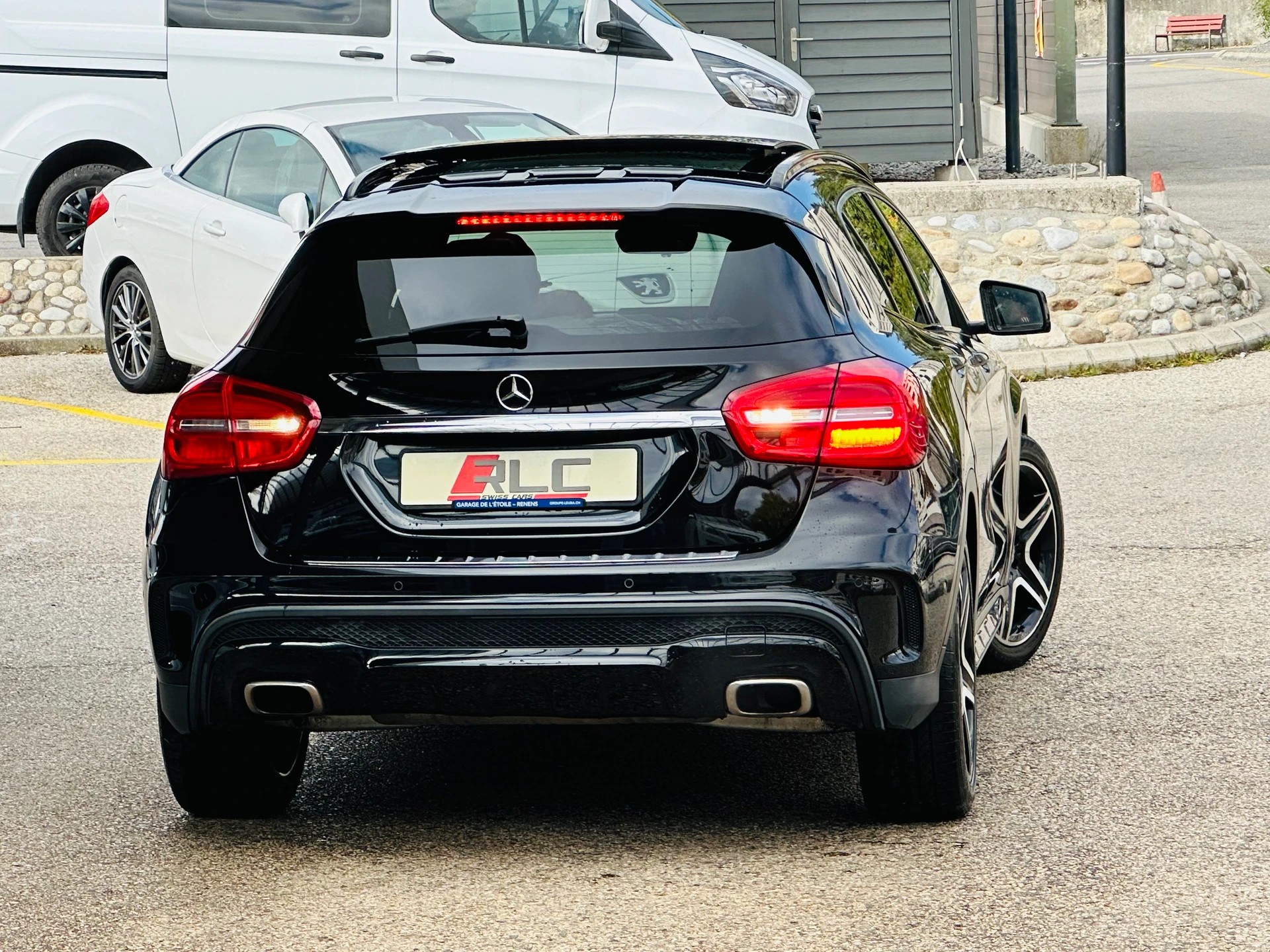 MERCEDES-BENZ GLA 250 AMG Line 4Matic 7G-DCT-image-5
