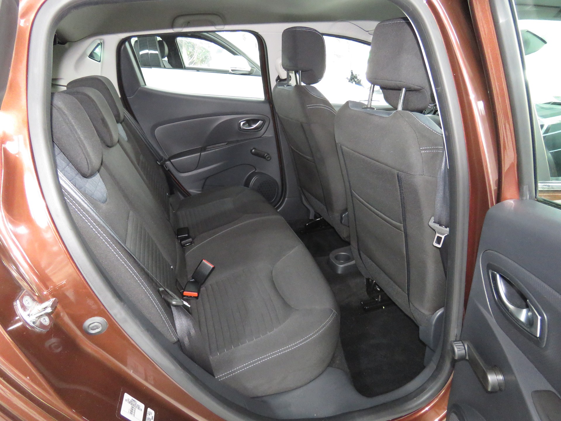RENAULT Clio 0.9 12V Expression-image-12