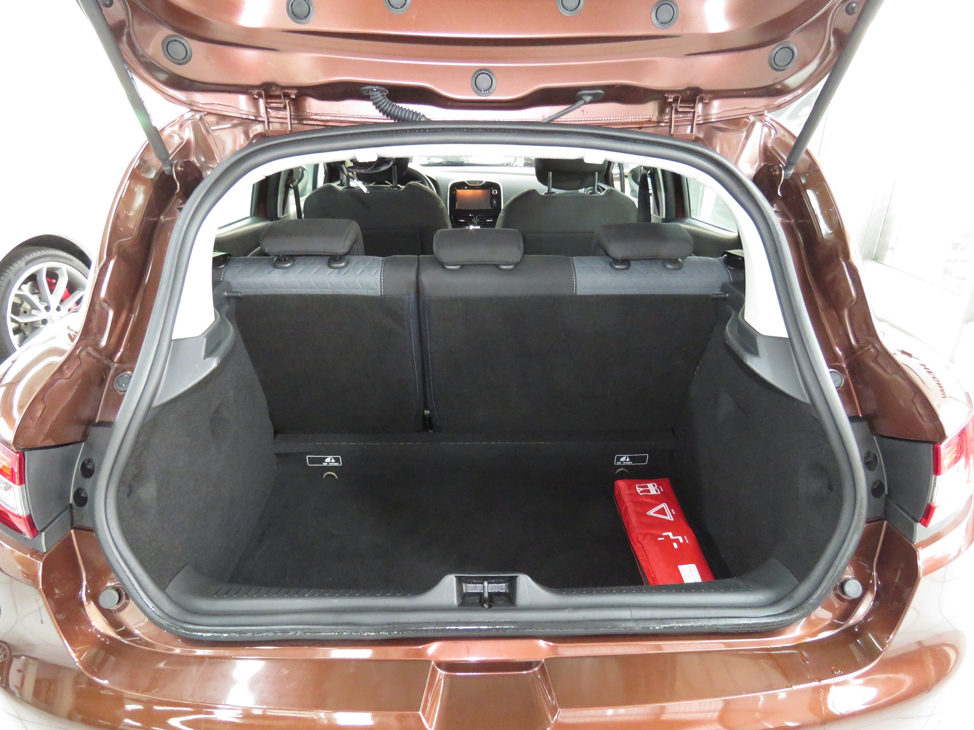 RENAULT Clio 0.9 12V Expression-image-9