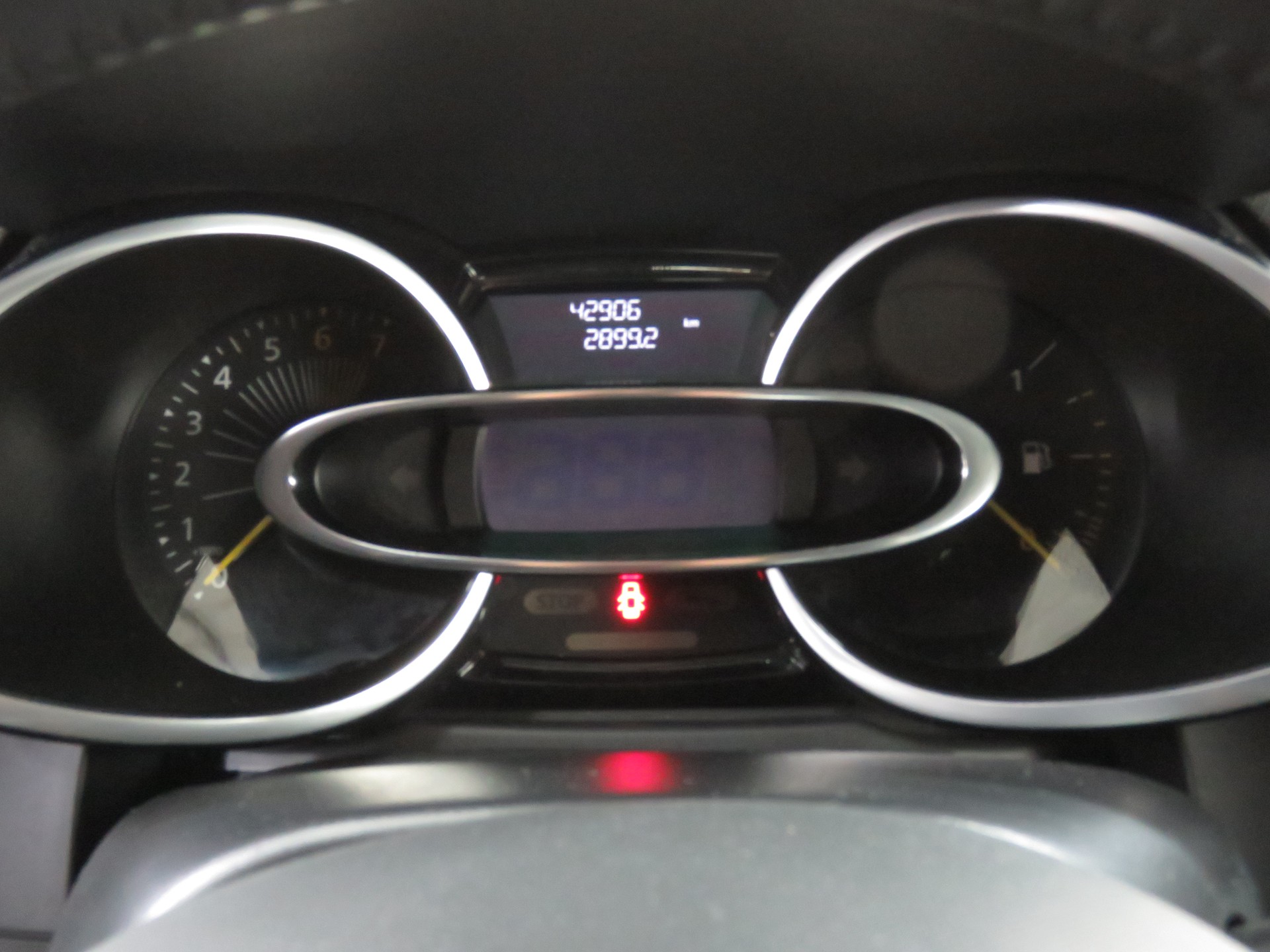 RENAULT Clio 0.9 12V Expression-image-18
