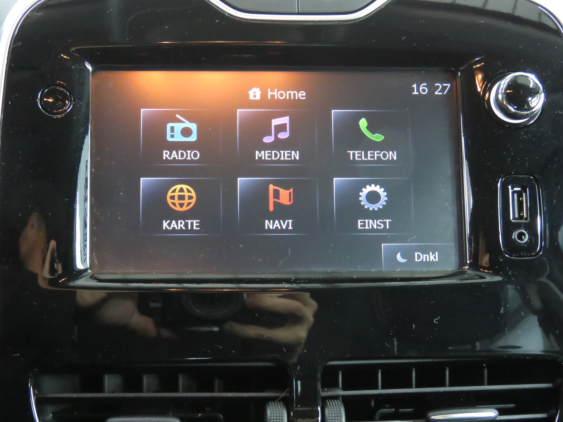 RENAULT Clio 0.9 12V Expression-image-16