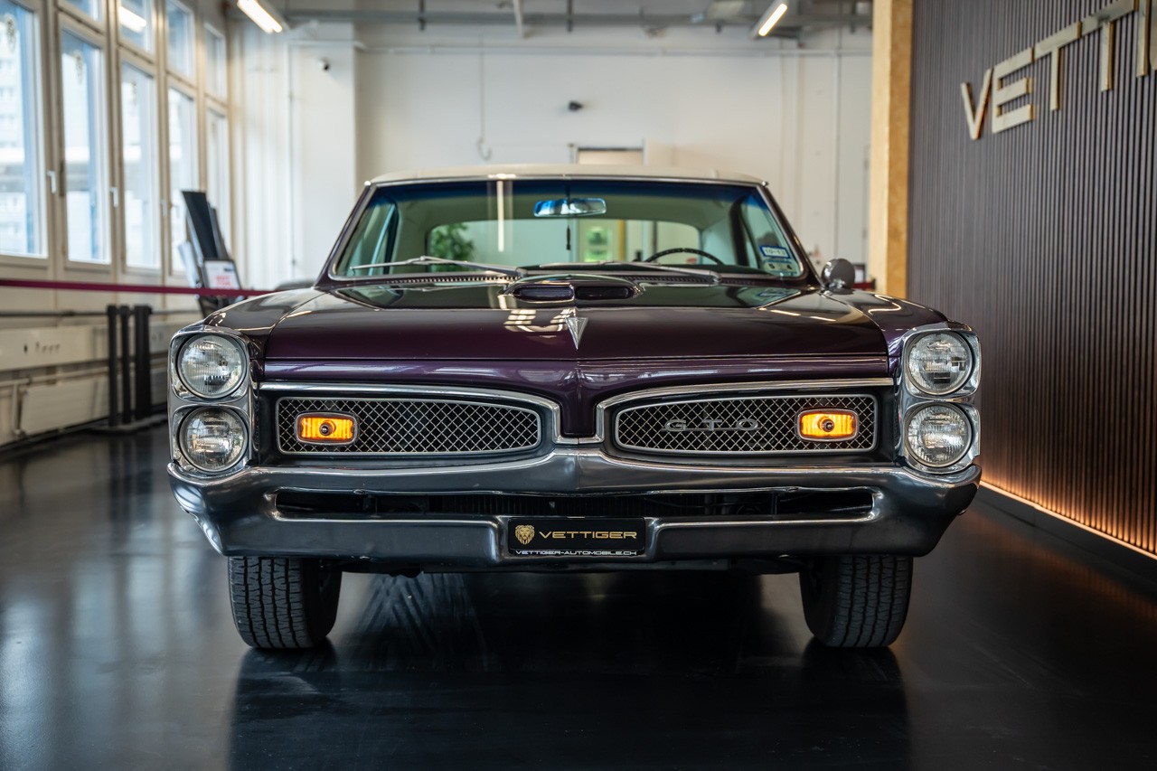 PONTIAC GTO-showroom-element-1