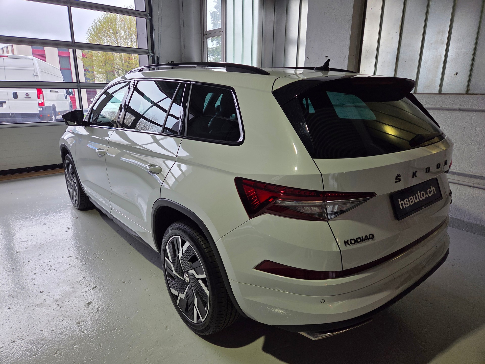 SKODA Kodiaq 2.0 TSI 4x4 RS-image-2