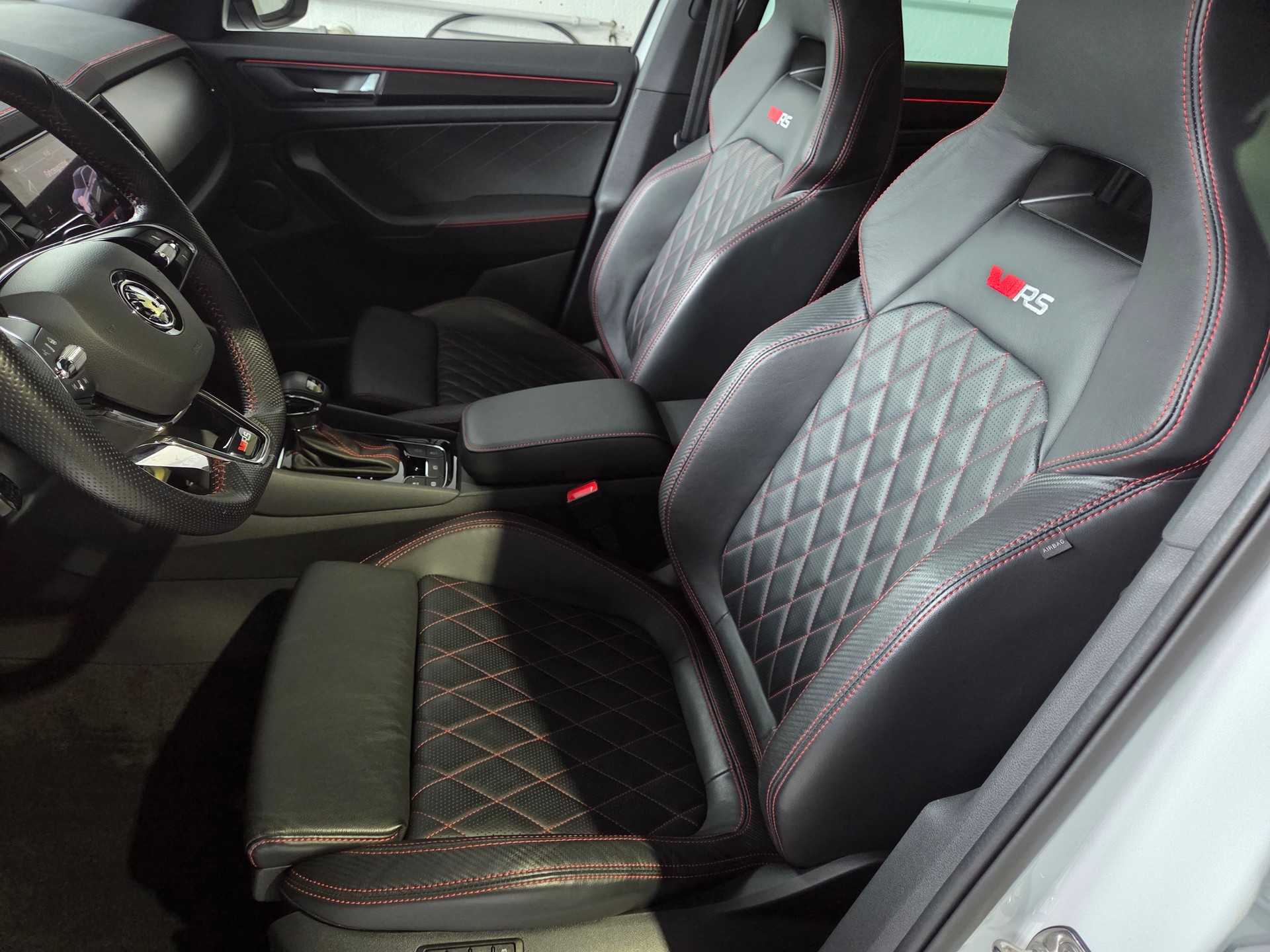 SKODA Kodiaq 2.0 TSI 4x4 RS-image-4