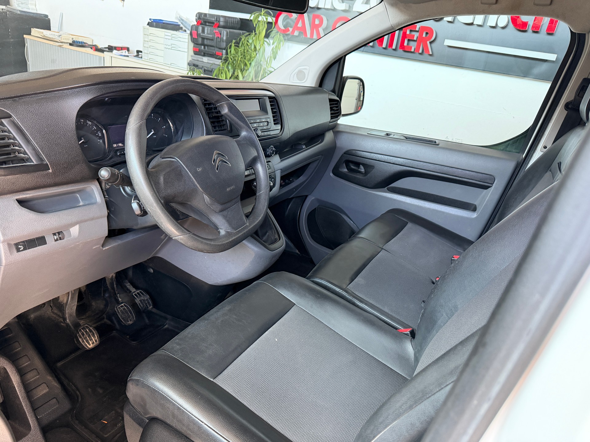 CITROEN Jumpy 2.0 BlueHDi 150 S&S M Attraction-image-3