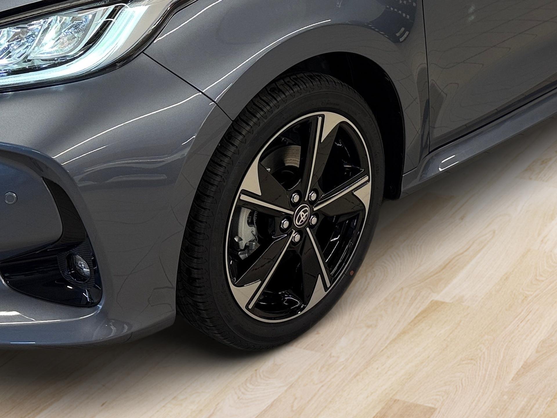 TOYOTA Yaris 1.5 Premium e-CVT-image-9