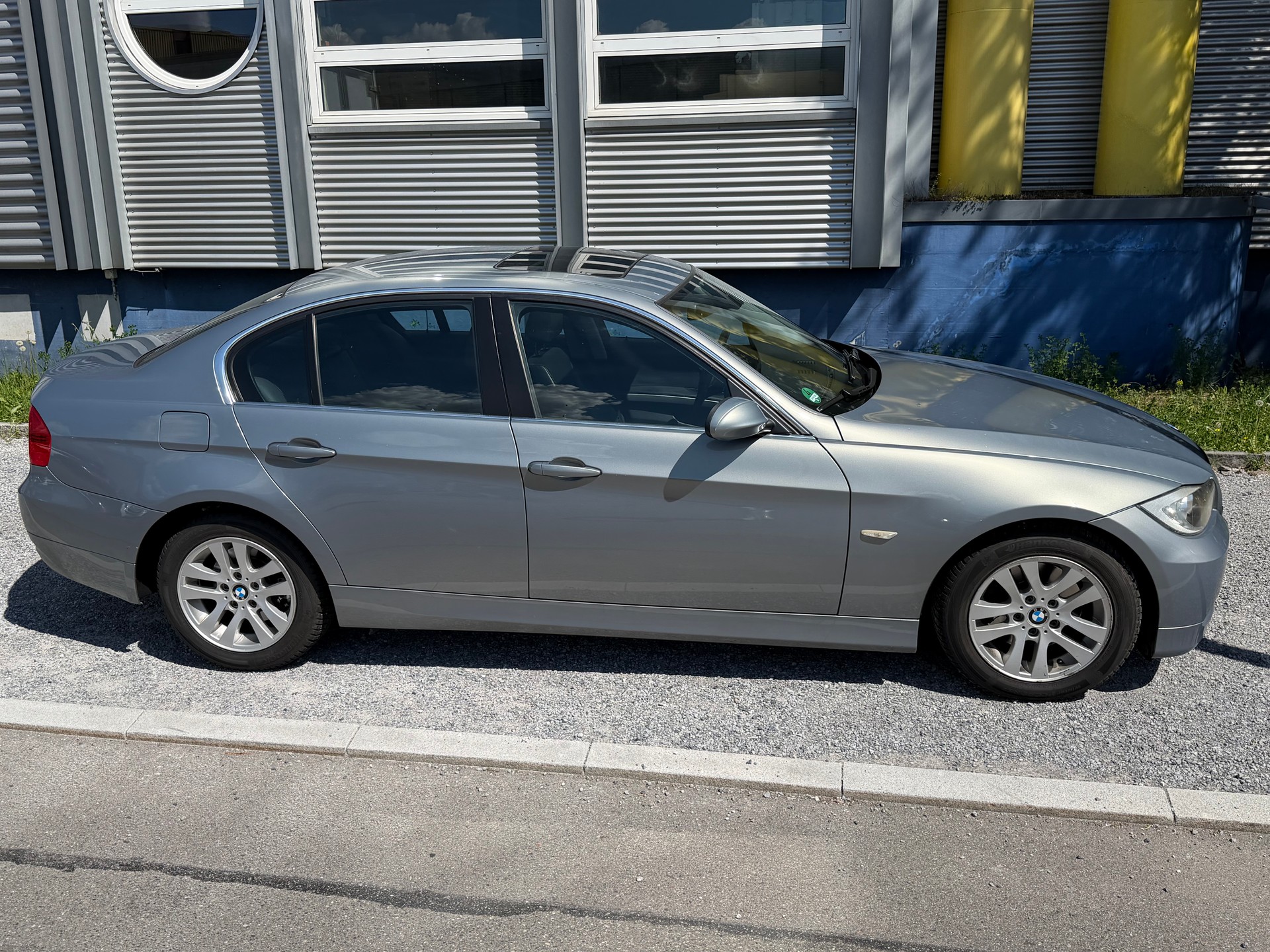 BMW 325xi more4you-image-1