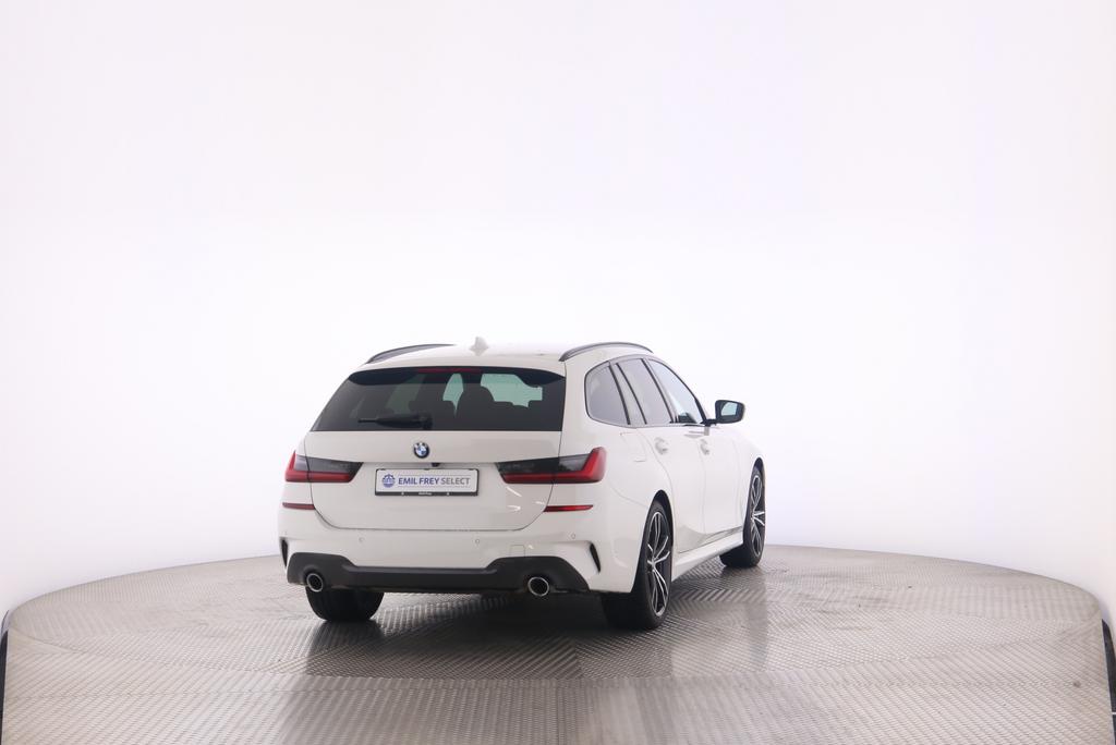 BMW 330i xDrive SAG Touring-image-21