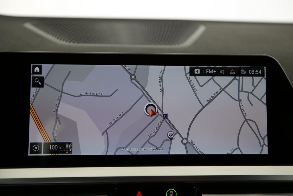 BMW 330i xDrive SAG Touring-image-8