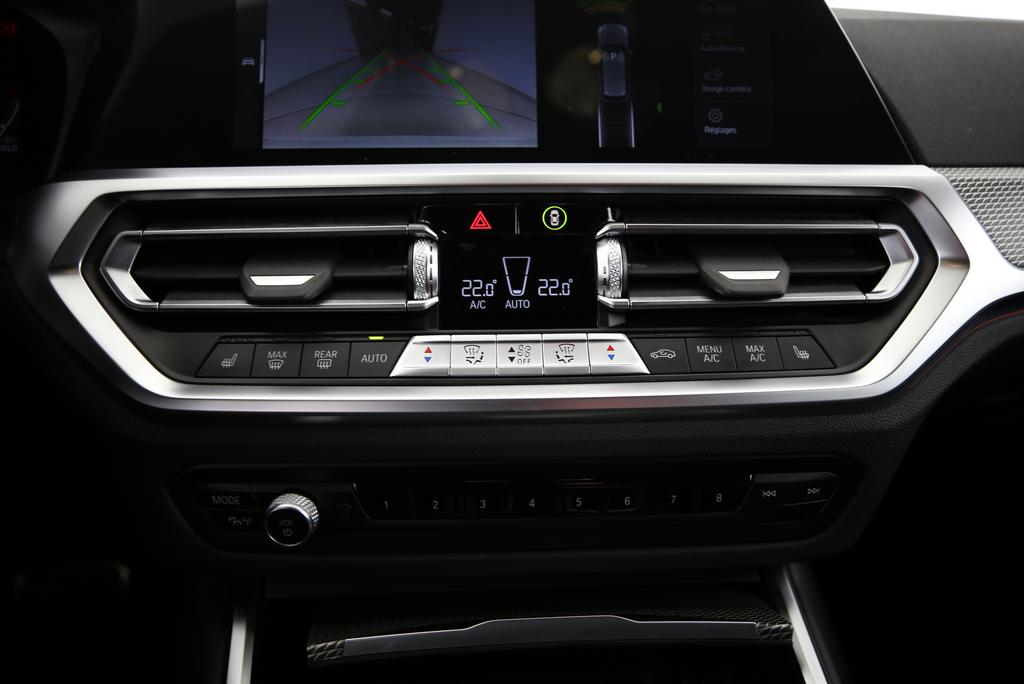 BMW 330i xDrive SAG Touring-image-11