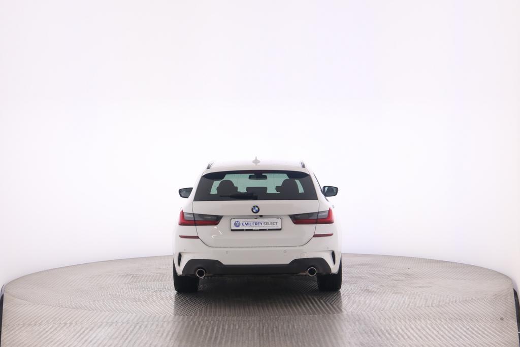 BMW 330i xDrive SAG Touring-image-19