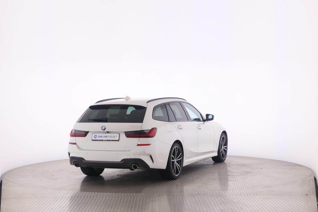 BMW 330i xDrive SAG Touring-image-22
