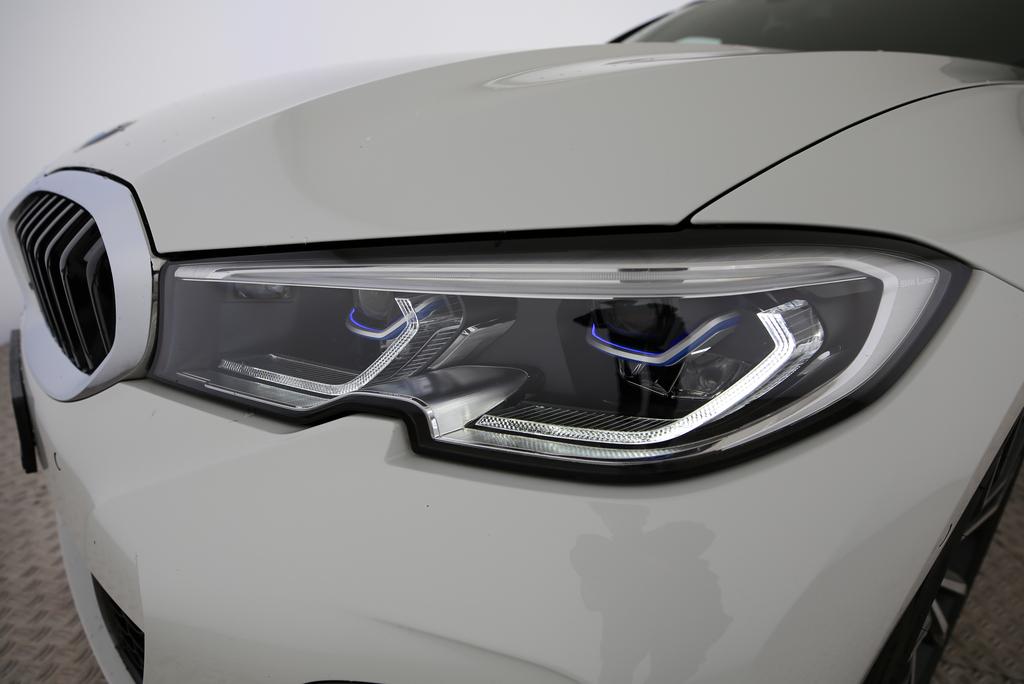BMW 330i xDrive SAG Touring-image-15