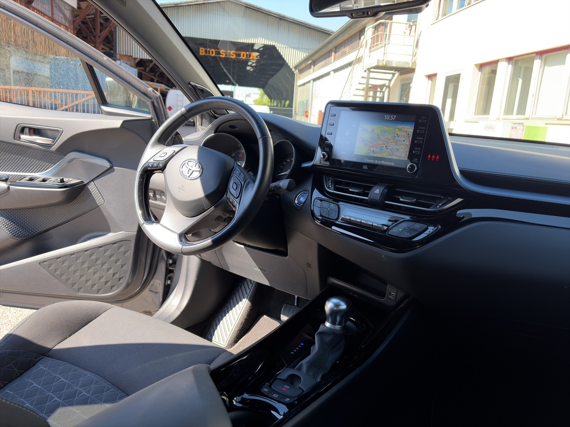 TOYOTA C-HR 1.8 HSD CVT Comfort-image-13