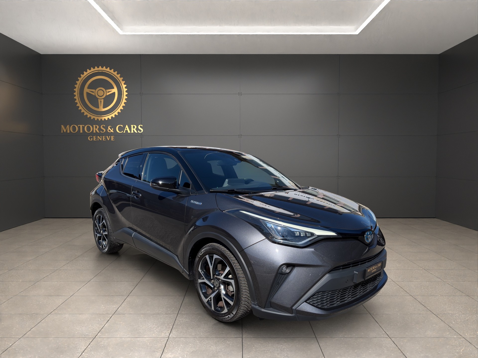 TOYOTA C-HR 1.8 HSD CVT Comfort-image-1
