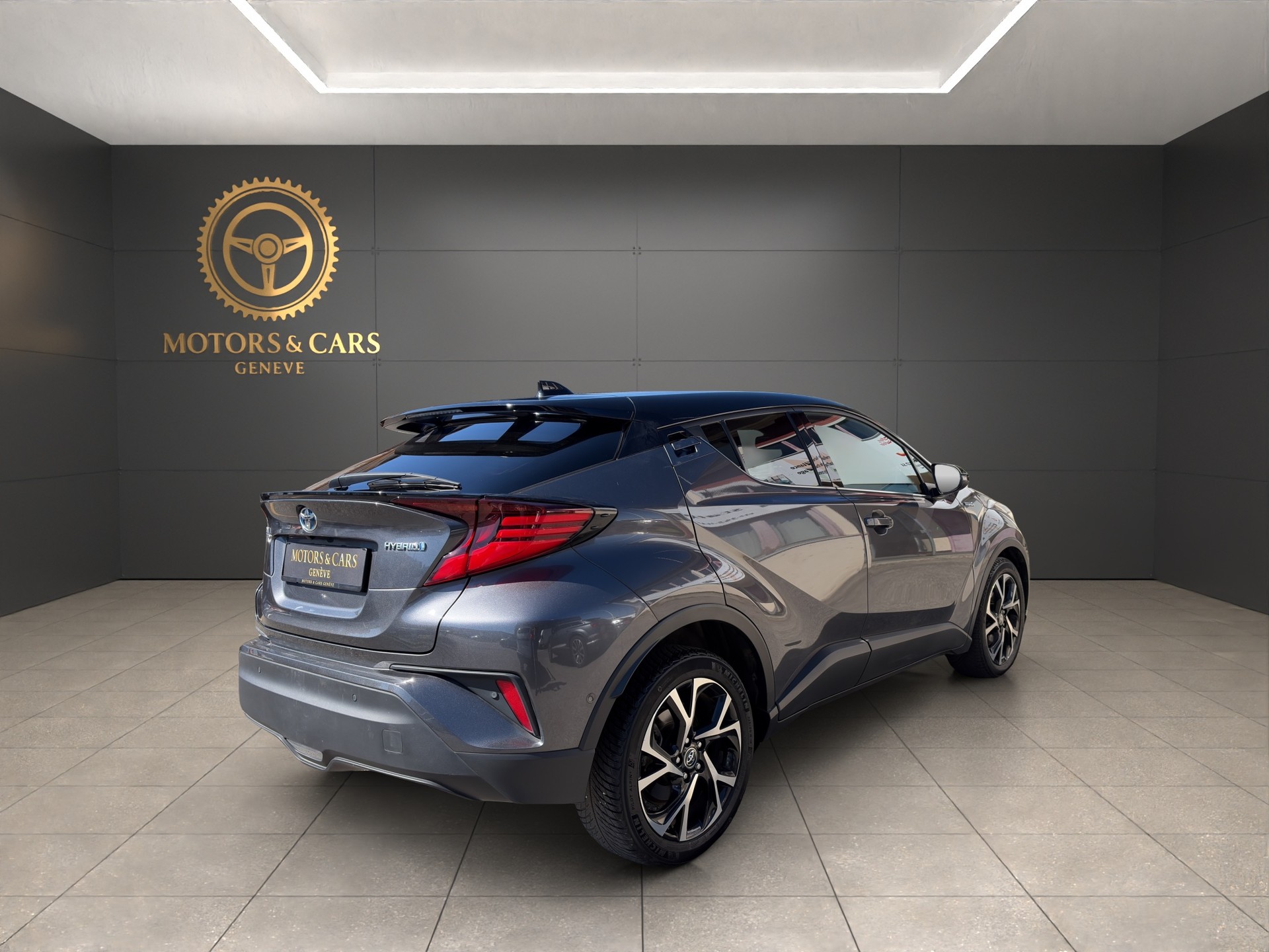 TOYOTA C-HR 1.8 HSD CVT Comfort-image-5