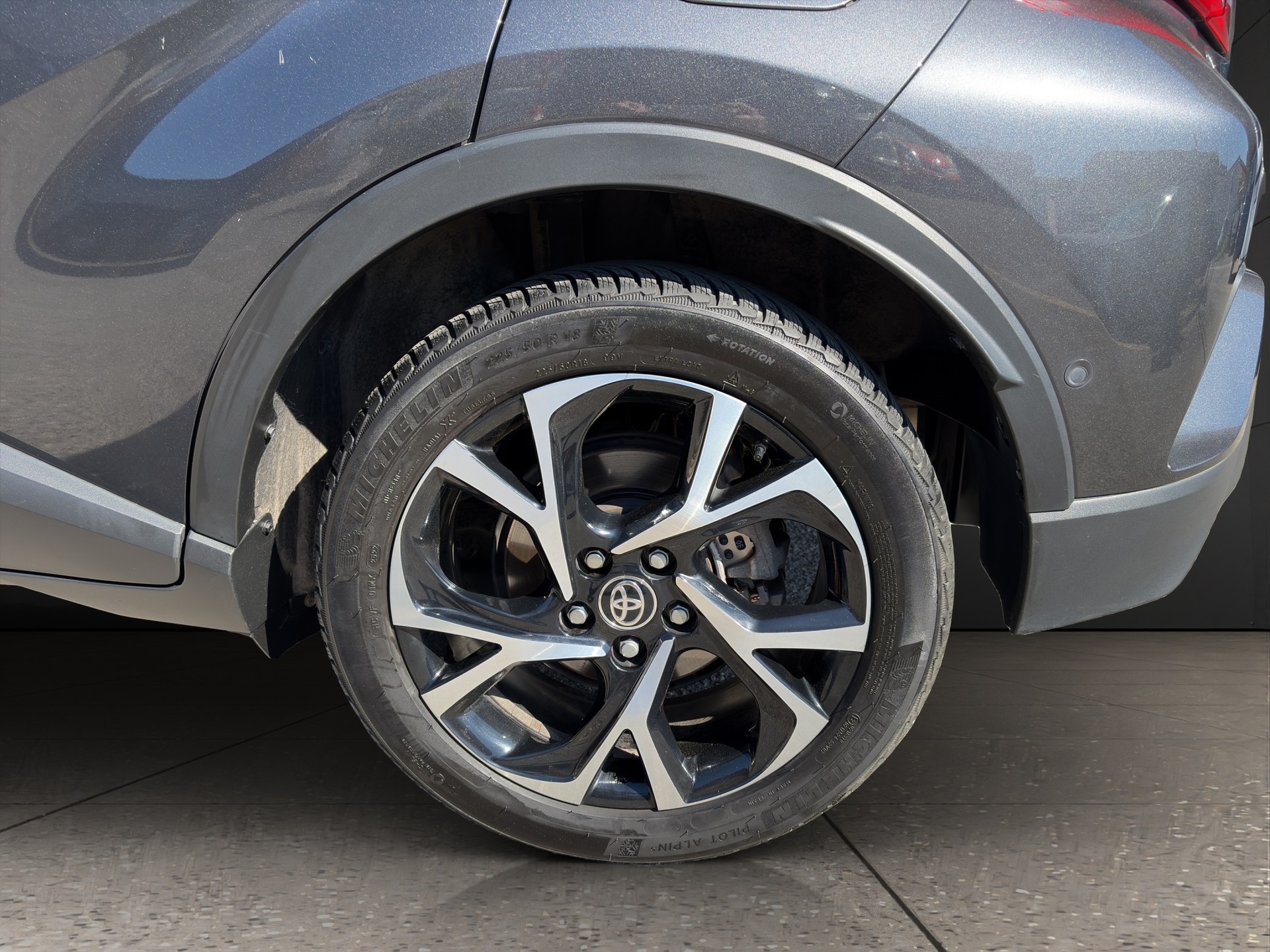 TOYOTA C-HR 1.8 HSD CVT Comfort-image-8
