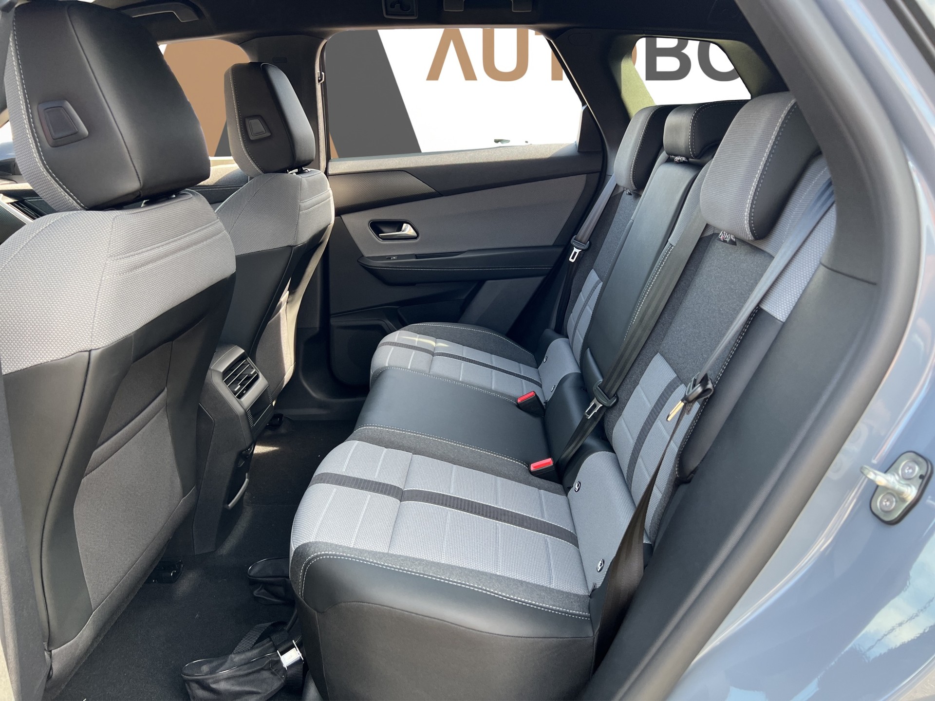 OPEL Grandland-e GS Anhängerkupplung-image-16