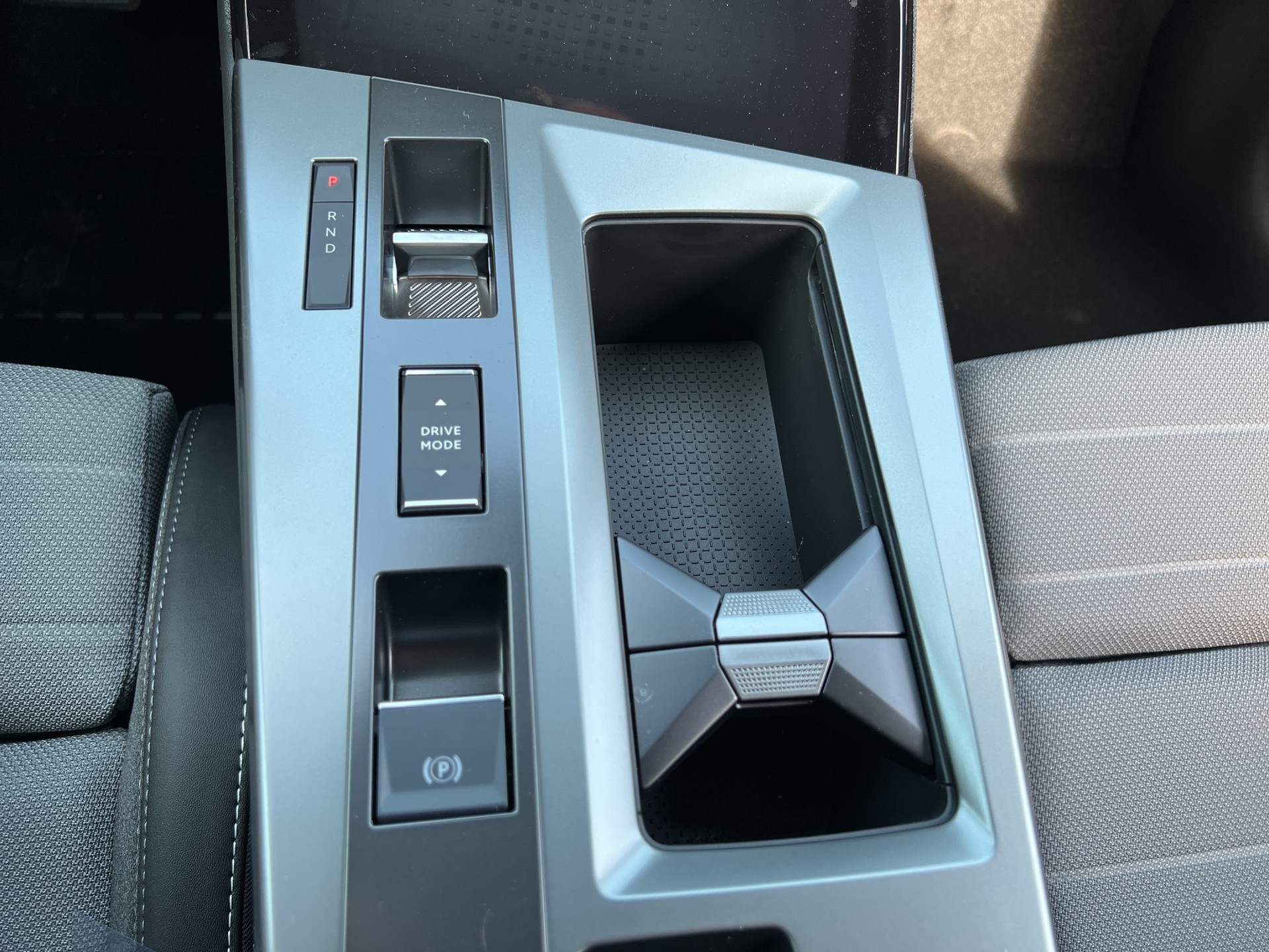 OPEL Grandland-e GS Anhängerkupplung-image-30