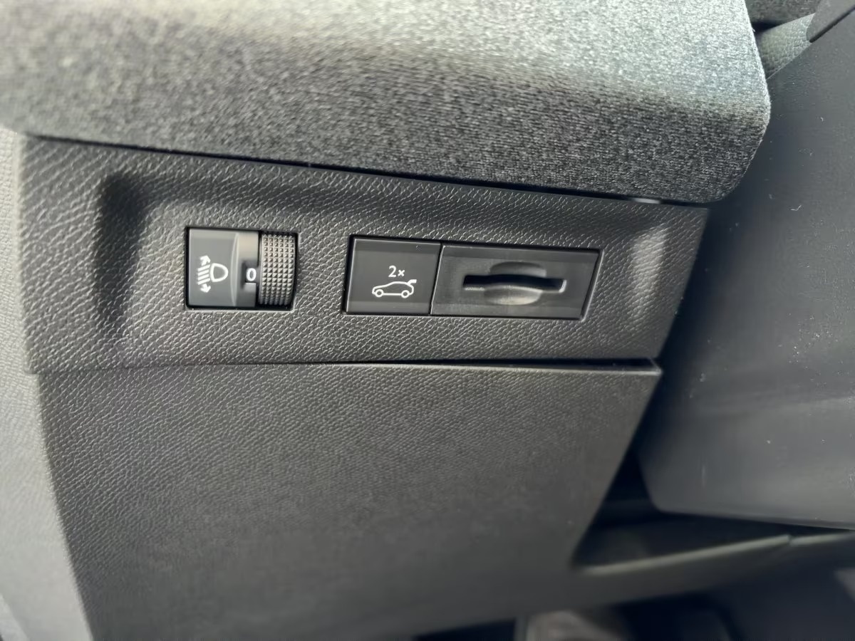 OPEL Grandland-e GS Anhängerkupplung-image-37