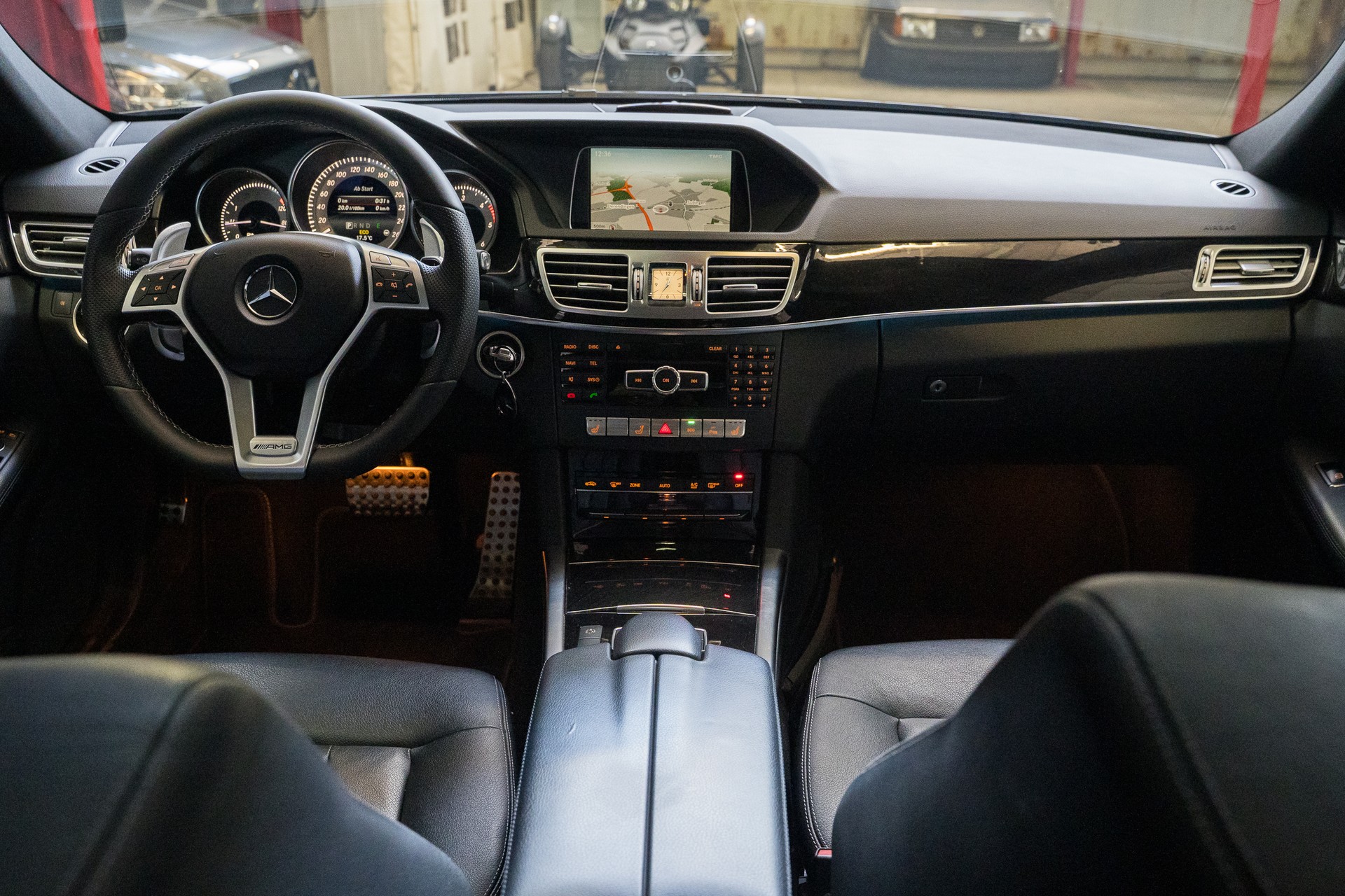 MERCEDES-BENZ E 350 BlueTEC Avantgarde 4Matic 7G-Tronic-image-9