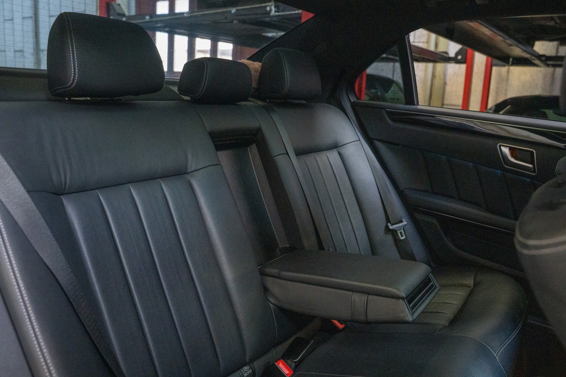 MERCEDES-BENZ E 350 BlueTEC Avantgarde 4Matic 7G-Tronic-image-13