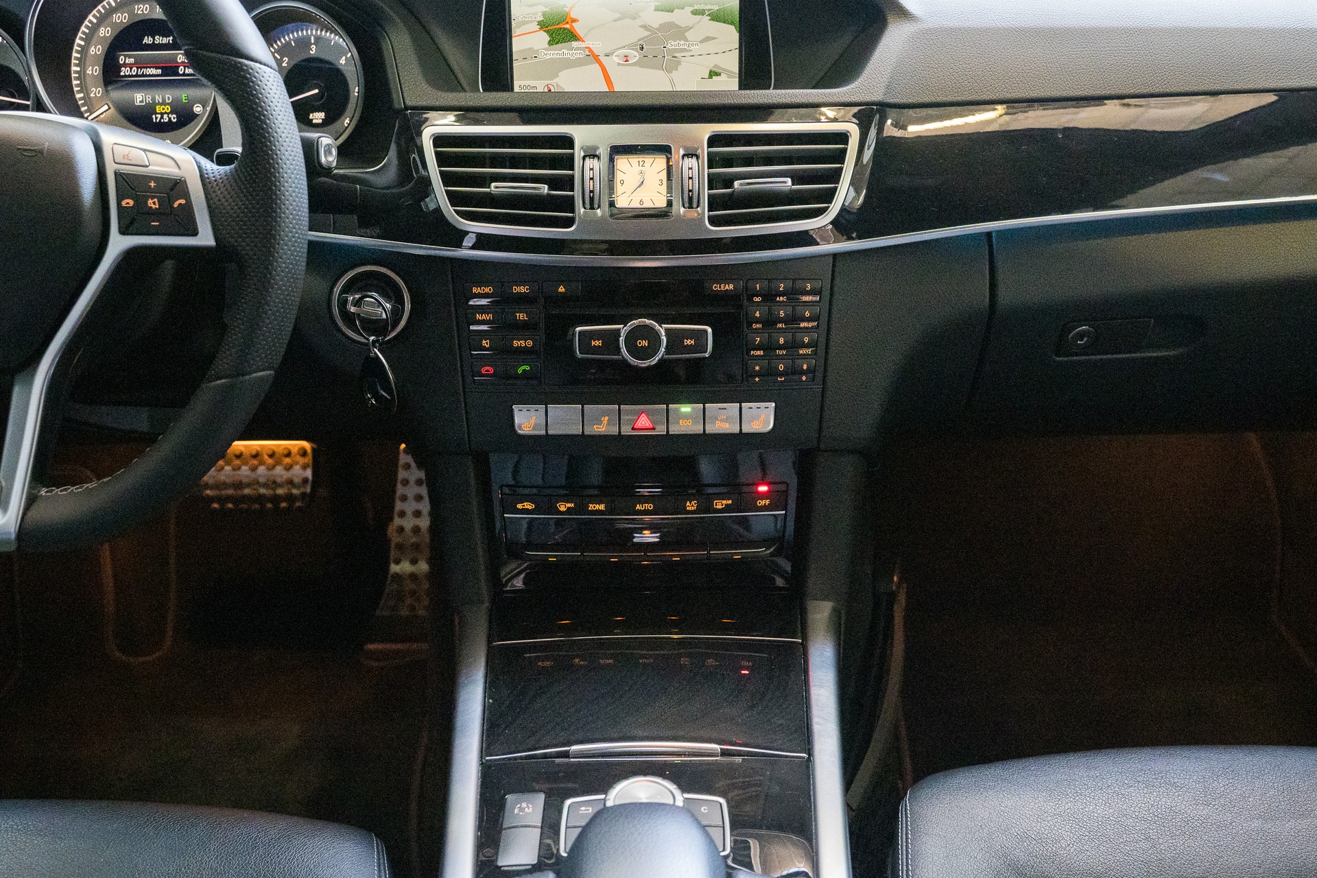 MERCEDES-BENZ E 350 BlueTEC Avantgarde 4Matic 7G-Tronic-image-10