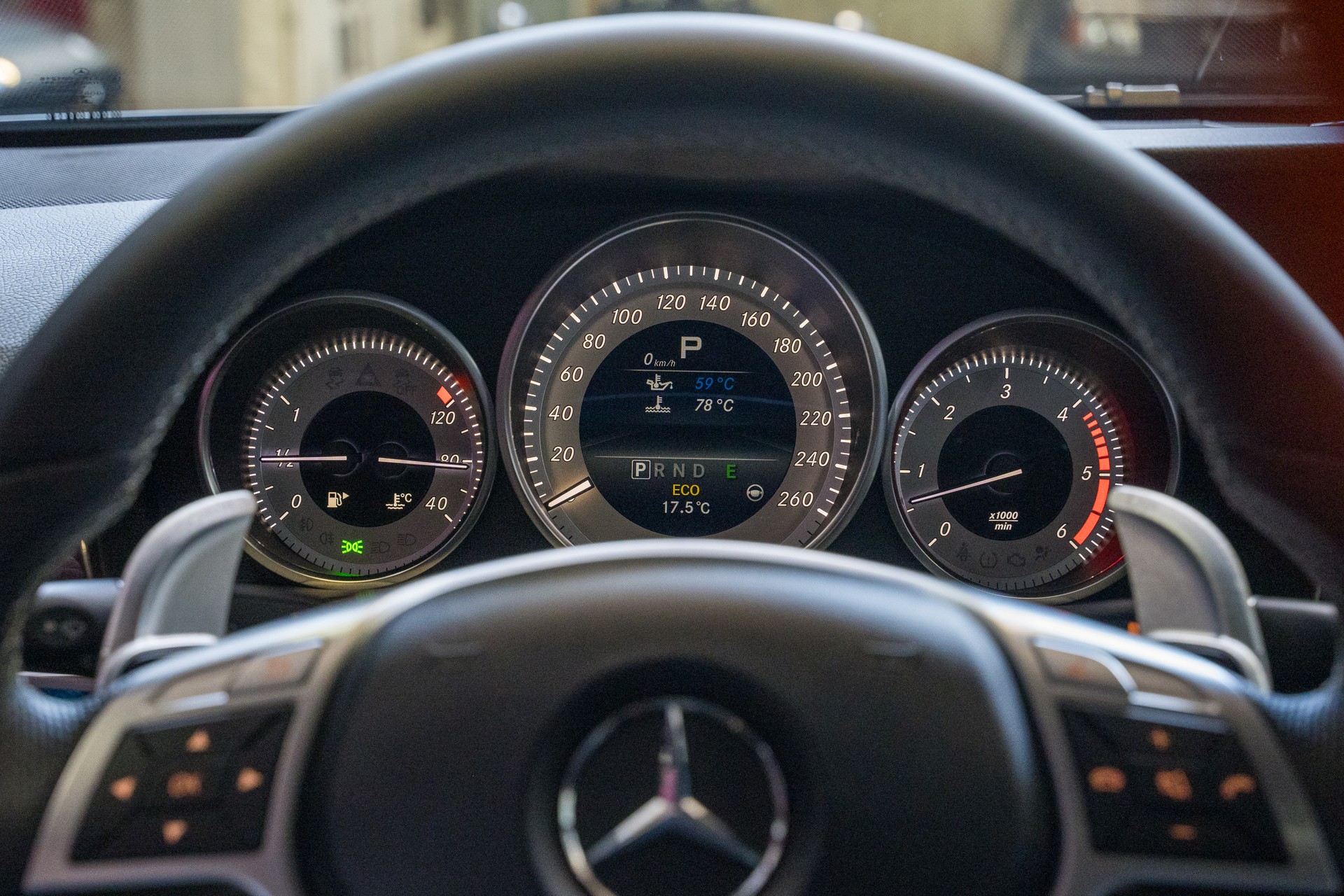 MERCEDES-BENZ E 350 BlueTEC Avantgarde 4Matic 7G-Tronic-image-11