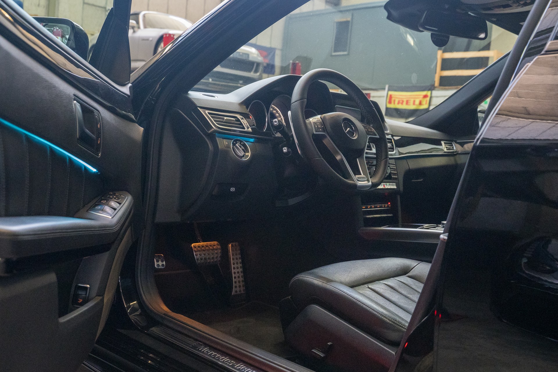 MERCEDES-BENZ E 350 BlueTEC Avantgarde 4Matic 7G-Tronic-image-8