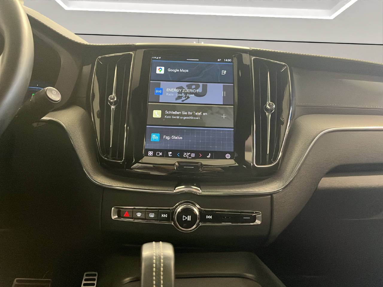 VOLVO XC60 2.0 T8 TE R-Design eAWD-image-11