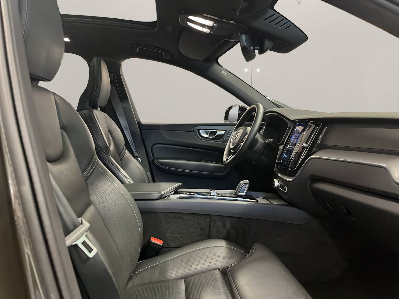 VOLVO XC60 2.0 T8 TE R-Design eAWD-image-14