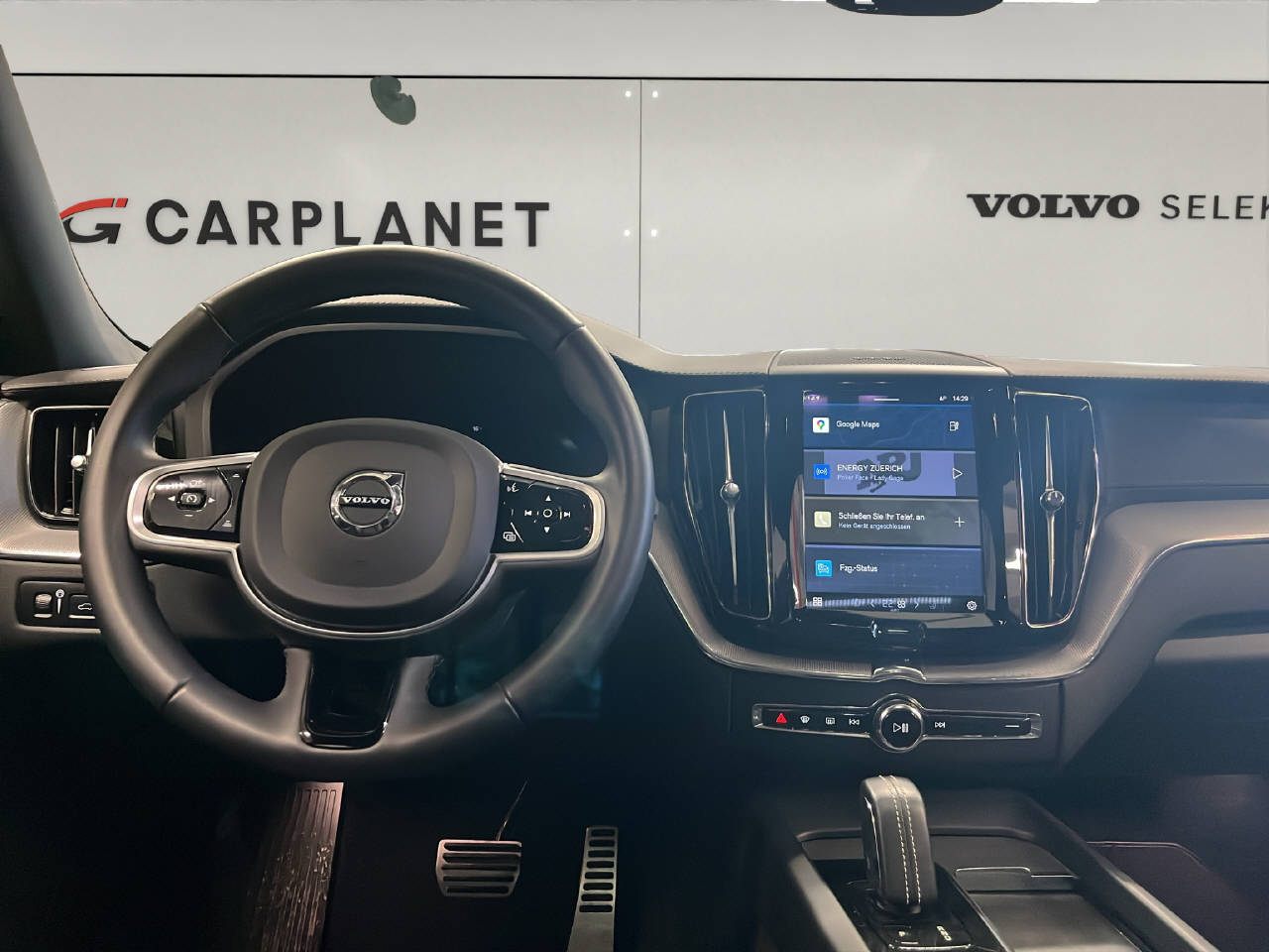 VOLVO XC60 2.0 T8 TE R-Design eAWD-image-8