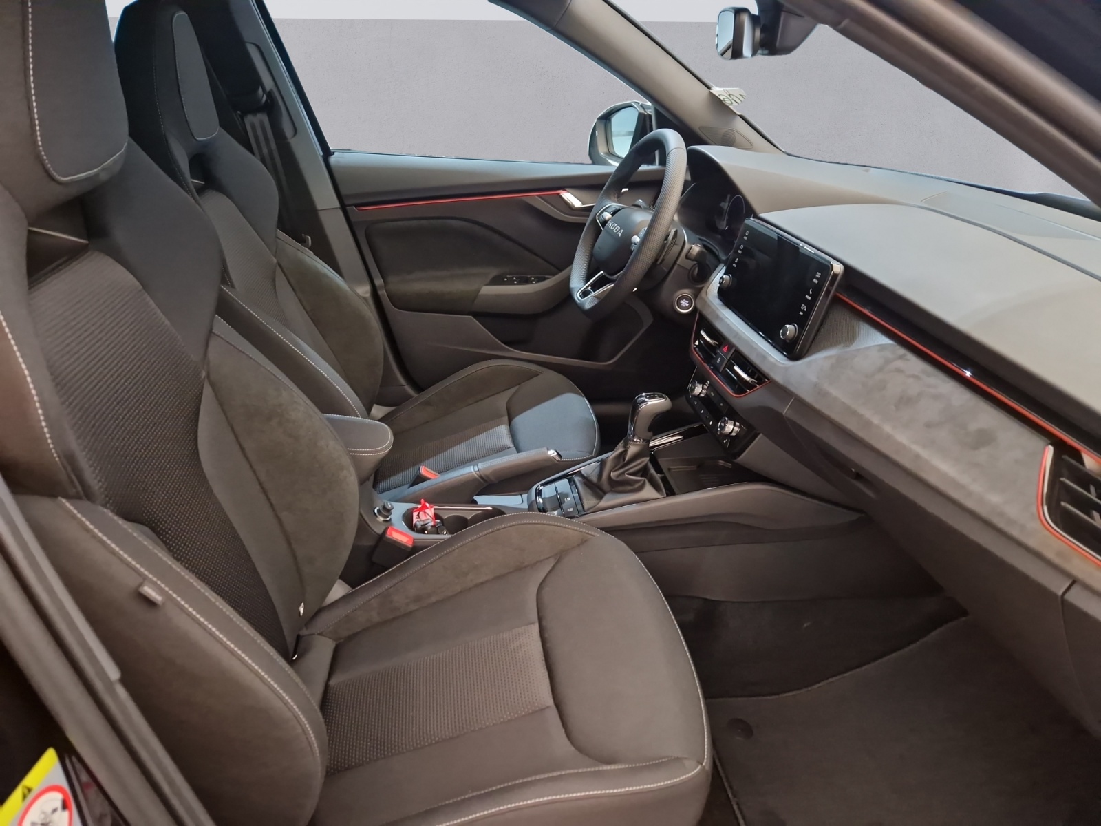 SKODA Kamiq 1.0 TSI Dynamic DSG-image-10