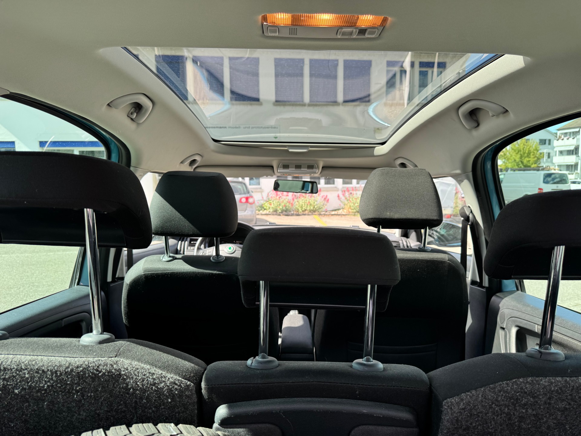 SKODA Roomster 1.2 TSI Elegance DSG-image-14