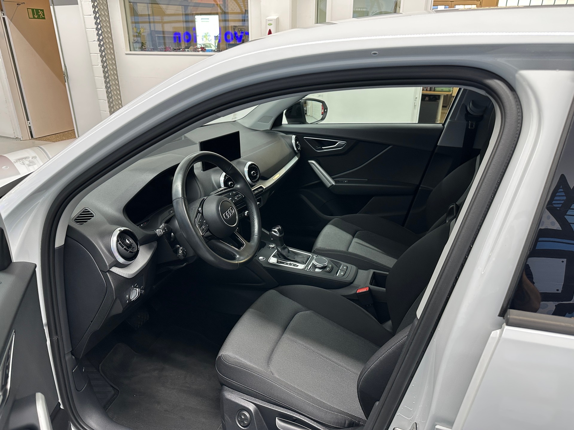 AUDI Q2 35 TFSI S line S-tronic-image-7